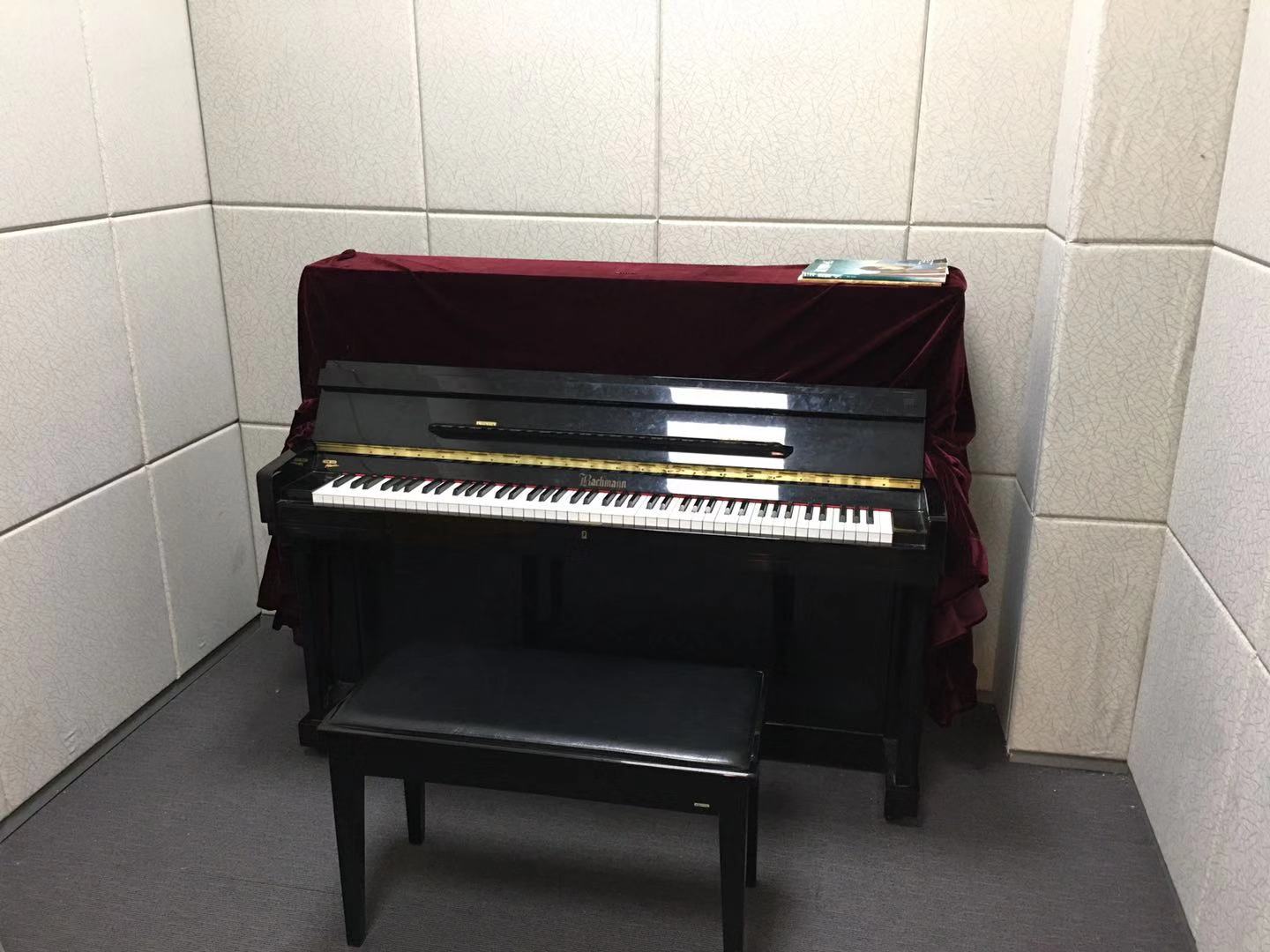 j101 鋼琴室
